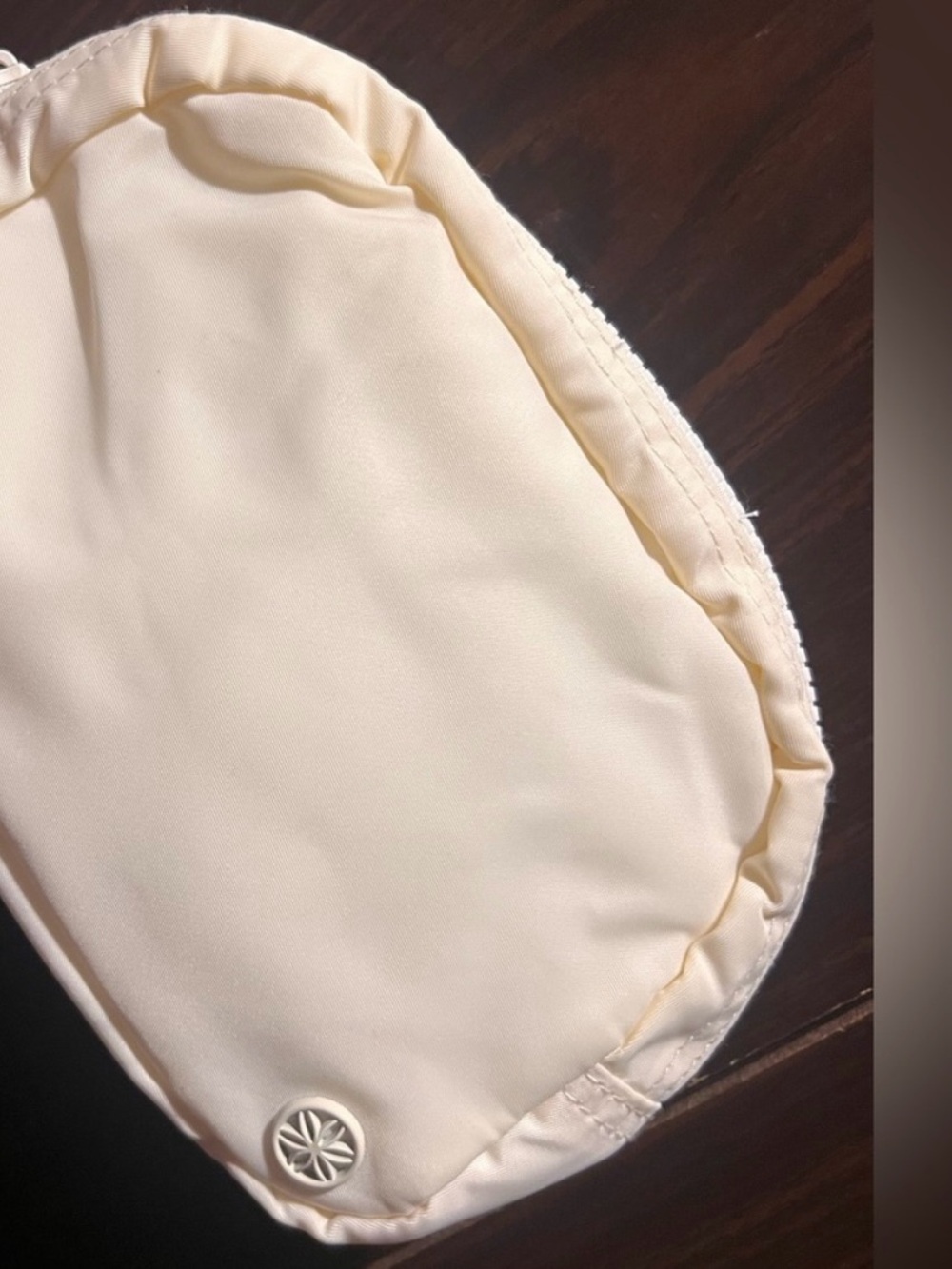 GAIAM Sidekick  Waist Pack / FannyAdjustable in Cream .